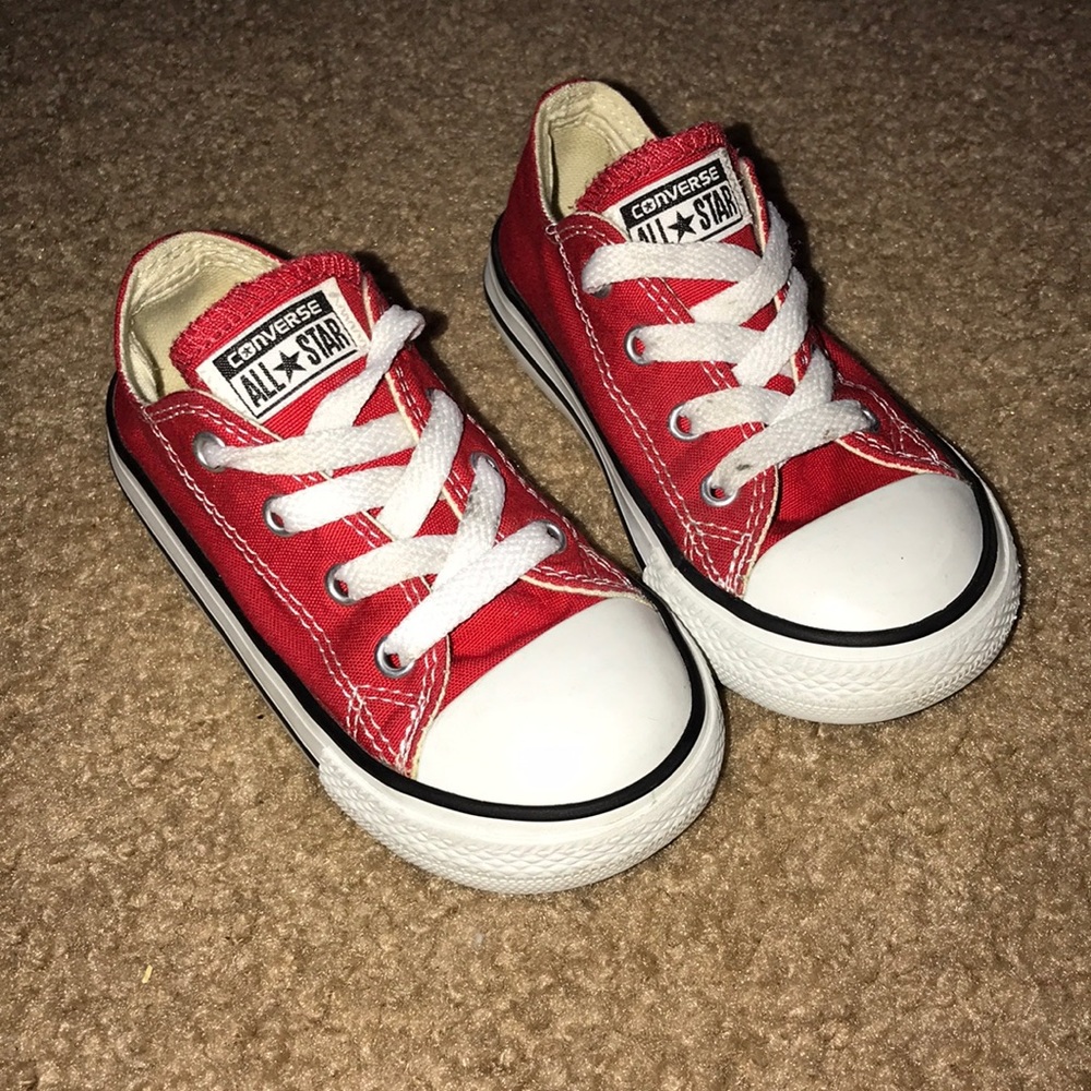 Red converse size 8